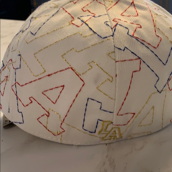 Skips white LA hat - medium - Picture 6 of 6